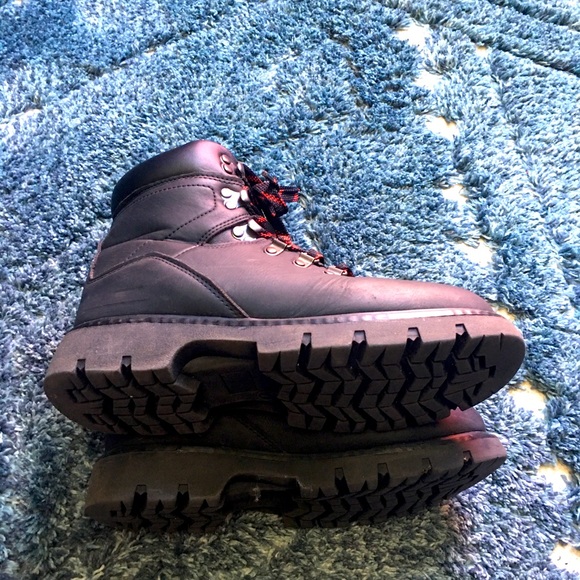 Ozark Trail outdoors boots - Picture 2 of 4